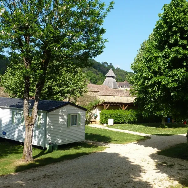 les-jardins-de-labbaye-le-buisson-de-cadouin-dordogne-vx9pe