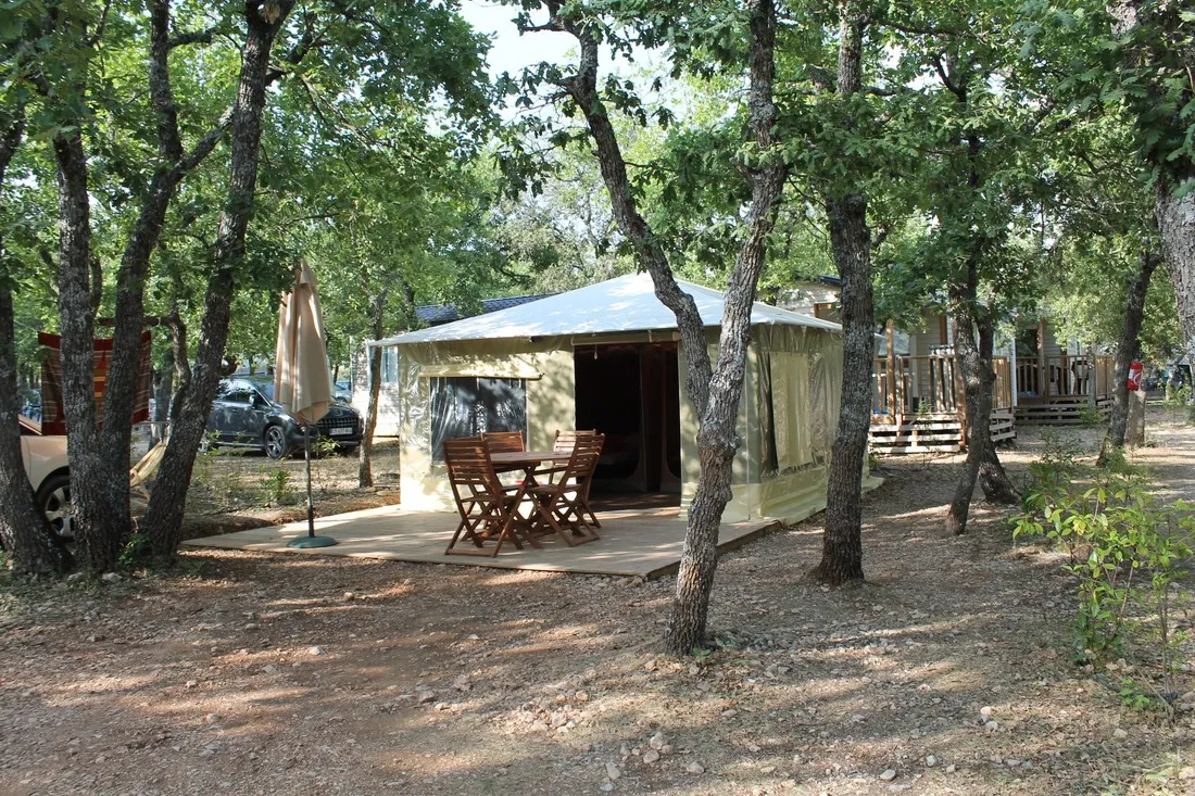 domaine-des-chenes-blancs-st-saturnin-les-apt-hb8jg