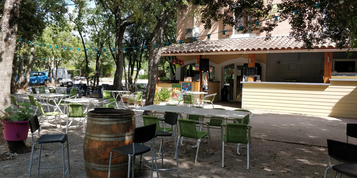 domaine-des-chenes-blancs-st-saturnin-les-apt-sh0er