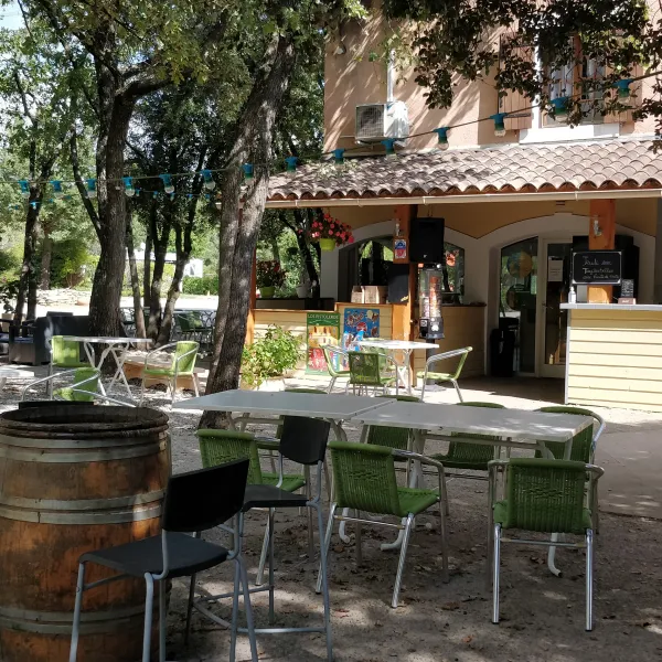 domaine-des-chenes-blancs-st-saturnin-les-apt-sh0er