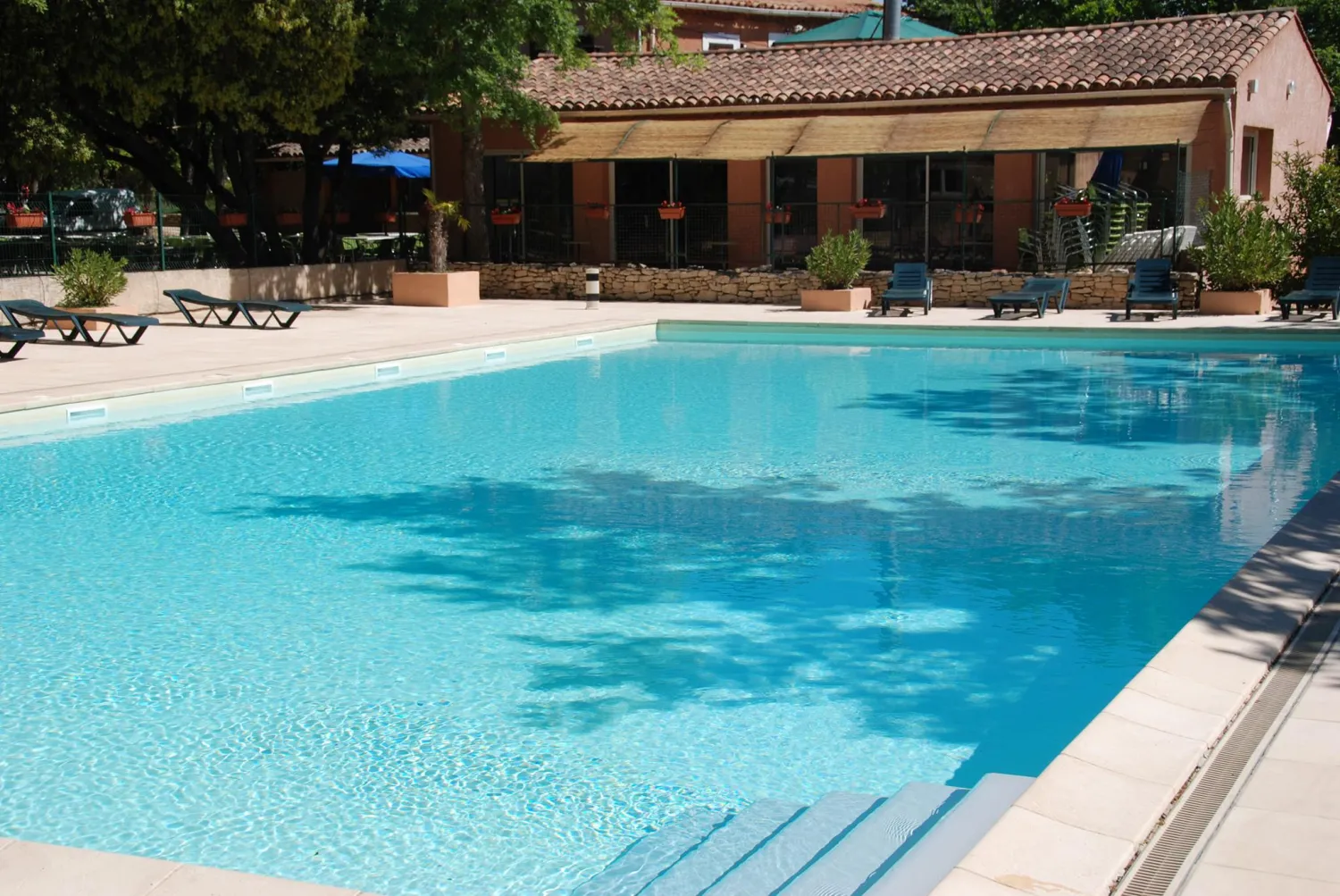 domaine-des-chenes-blancs-st-saturnin-les-apt-u7tmz