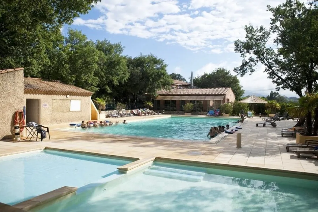 domaine-des-chenes-blancs-st-saturnin-les-apt-whtlq