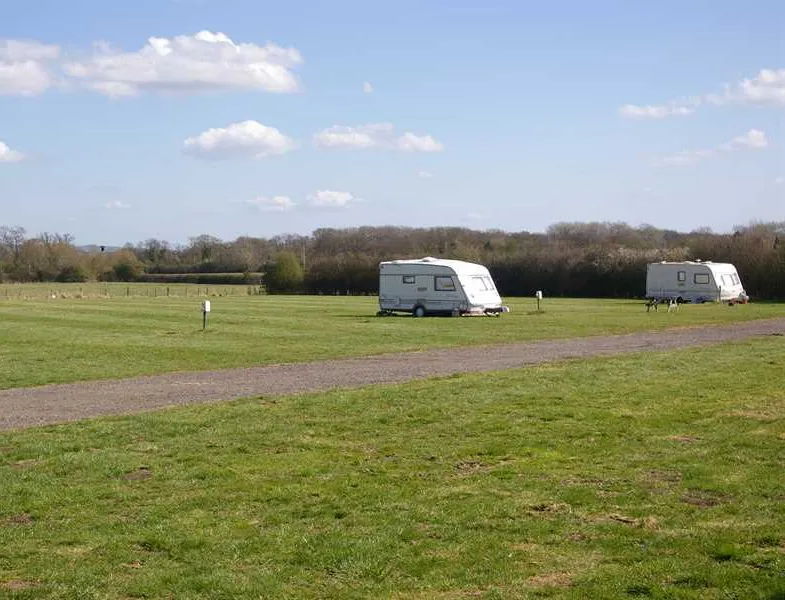 godwin39s-caravan-and-camping-site-bicester-yri2n