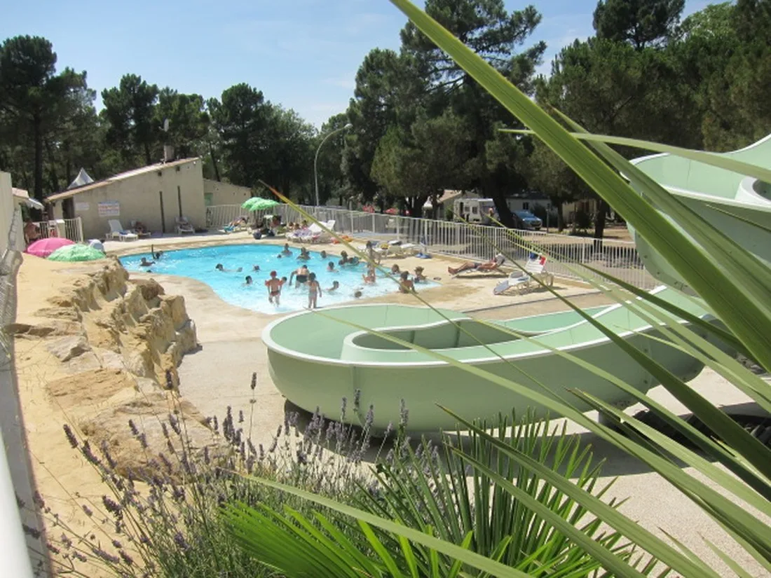 la-pinede-en-provence-mondragon-vxxpg