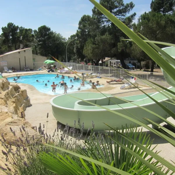 la-pinede-en-provence-mondragon-vxxpg