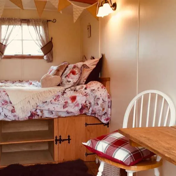 peak-glamping-hideaway-buxton-2g3le