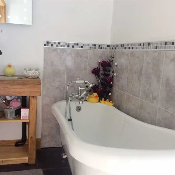 peak-glamping-hideaway-buxton-h48es