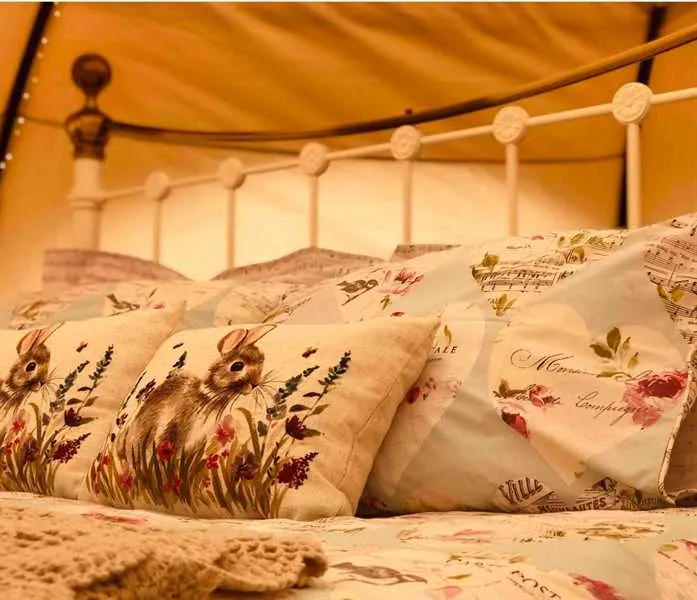 peak-glamping-hideaway-buxton-ulmic