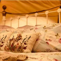 peak-glamping-hideaway-buxton-ulmic
