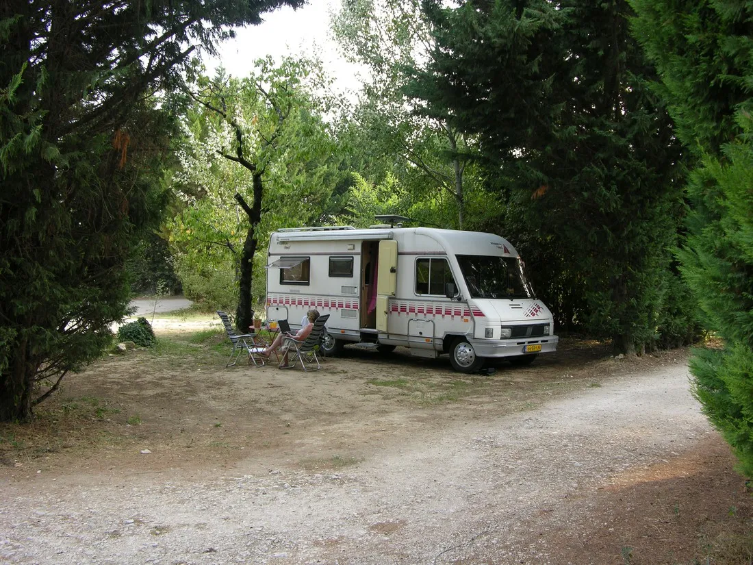 les-cerisiers-robion-ciswj