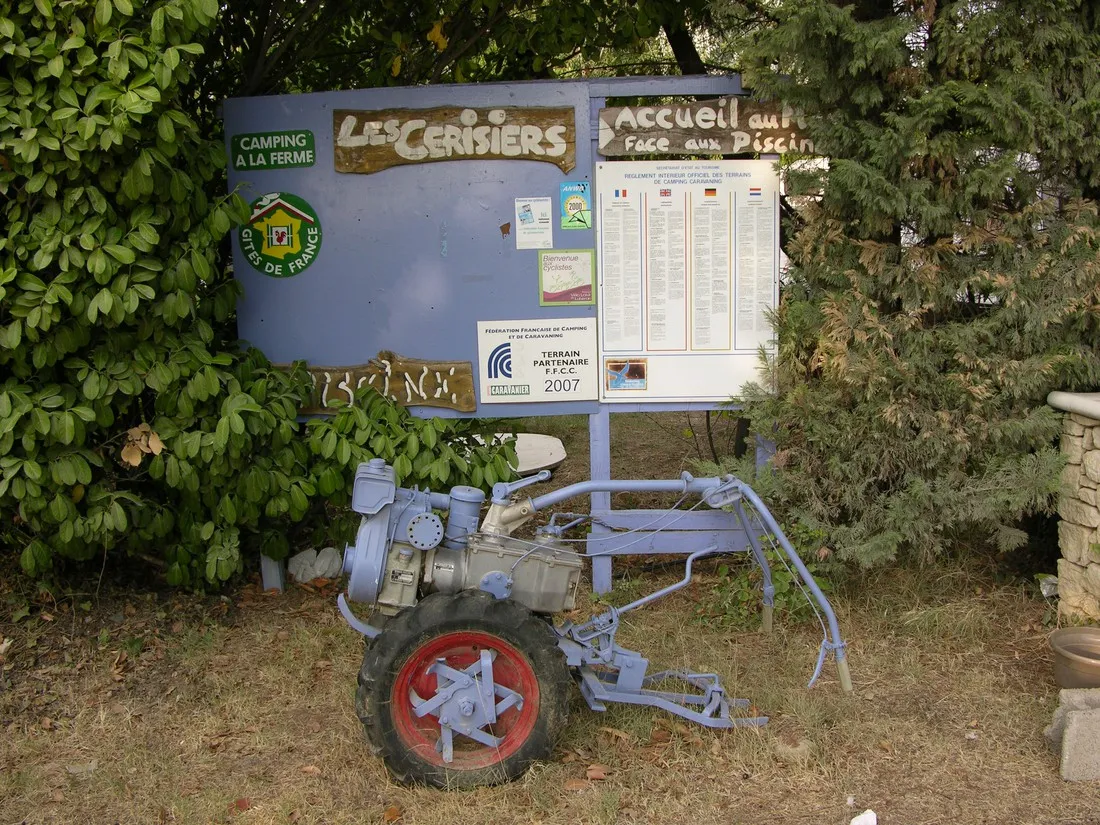 les-cerisiers-robion-vh07s