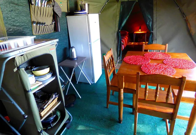 thorn-tree-bush-camp-dinokeng-game-reserve-northern-gauteng-b7f6a