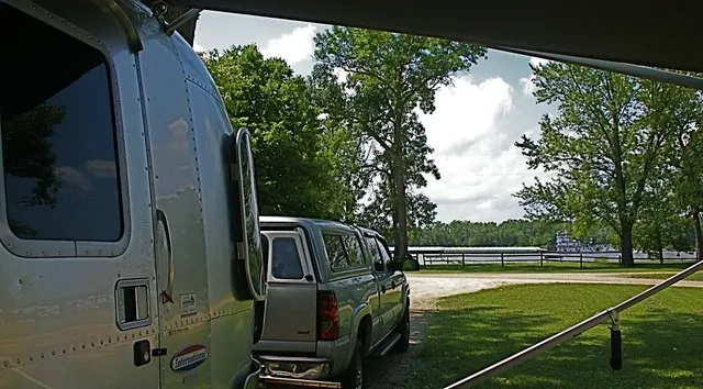 blackhawk-park-campground-de-soto-7w1o3
