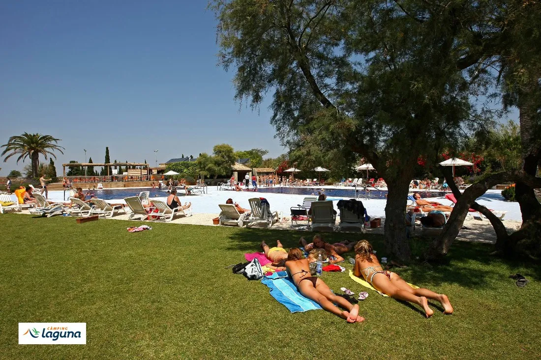 laguna-castello-dempurias-9di1h