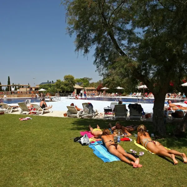 laguna-castello-dempurias-9di1h