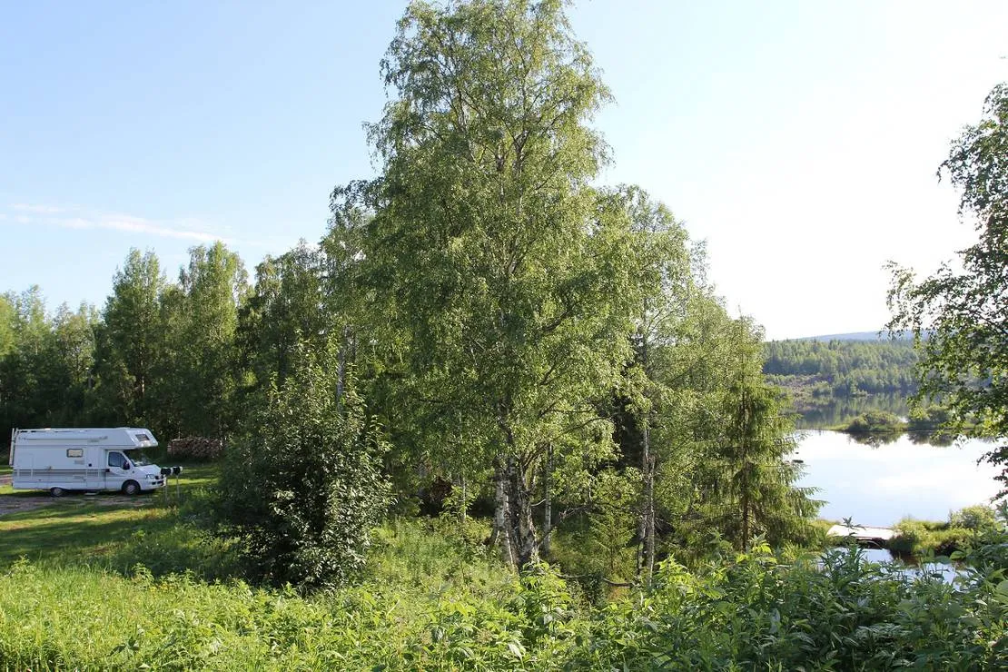 wanha-autti-camping-autti-n7lfd