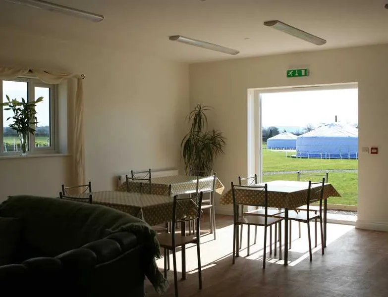caalm-camp-shaftesbury-j279f