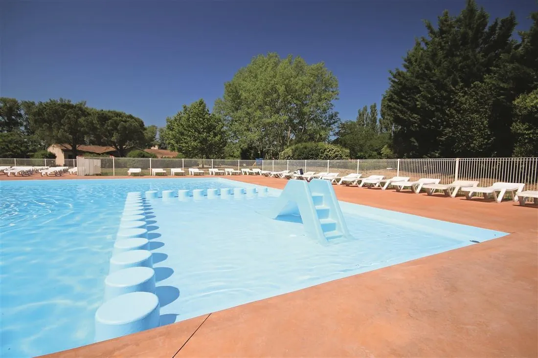 les-rives-du-luberon-cheval-blanc-1y4md