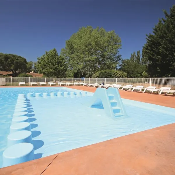 les-rives-du-luberon-cheval-blanc-1y4md