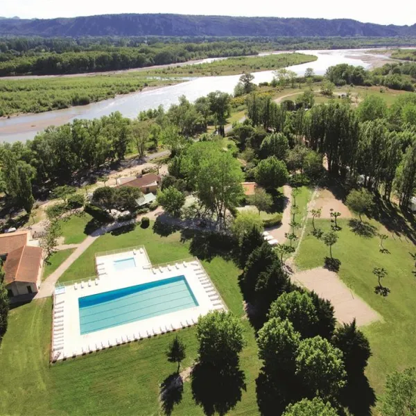 les-rives-du-luberon-cheval-blanc-9hlvn
