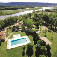 les-rives-du-luberon-cheval-blanc-9hlvn