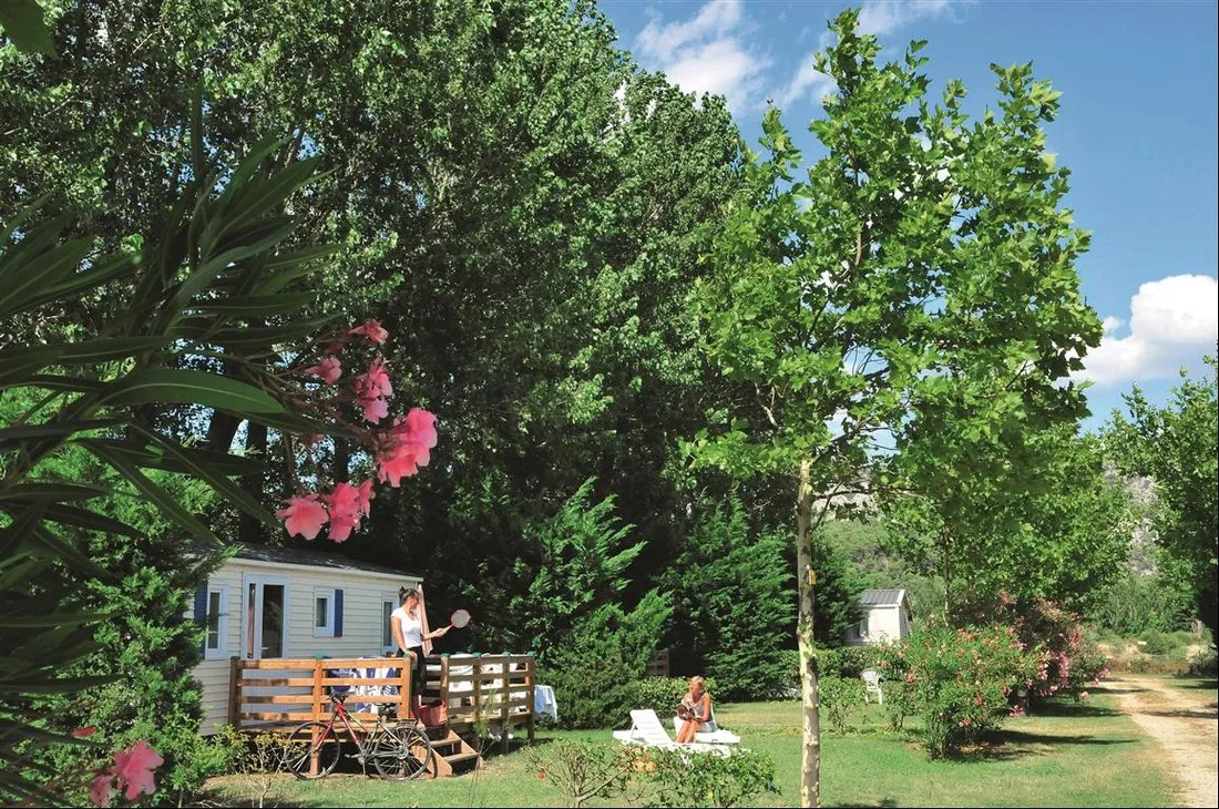 les-rives-du-luberon-cheval-blanc-smgrf