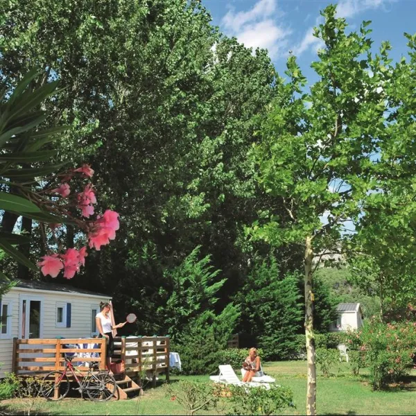 les-rives-du-luberon-cheval-blanc-smgrf