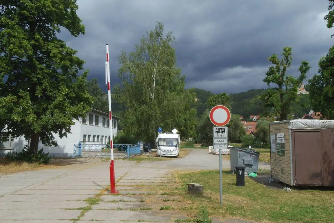 wohnmobilstellplatz-an-der-werrabrucke-treffurt-miutz