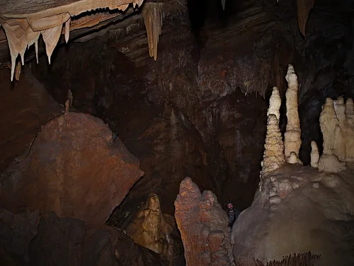 buchan-caves-campground-buchan-oydjw