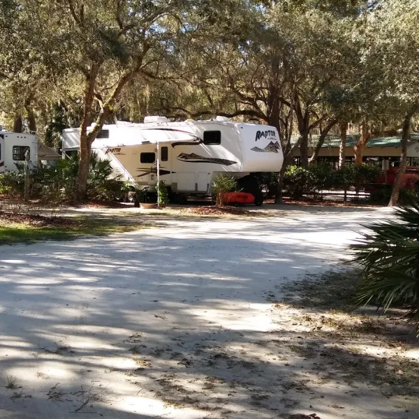yellow-jacket-rv-resort-old-town-cx0it