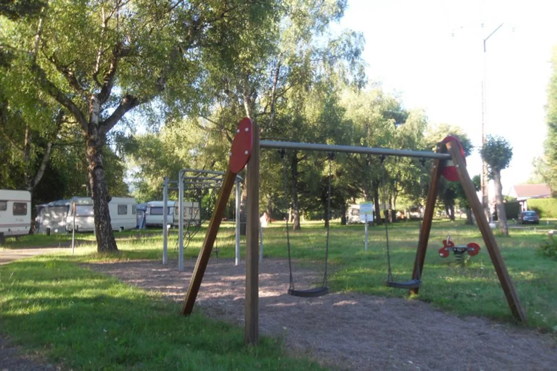camping-intercommual-le-patis-les-aynans-oggzb