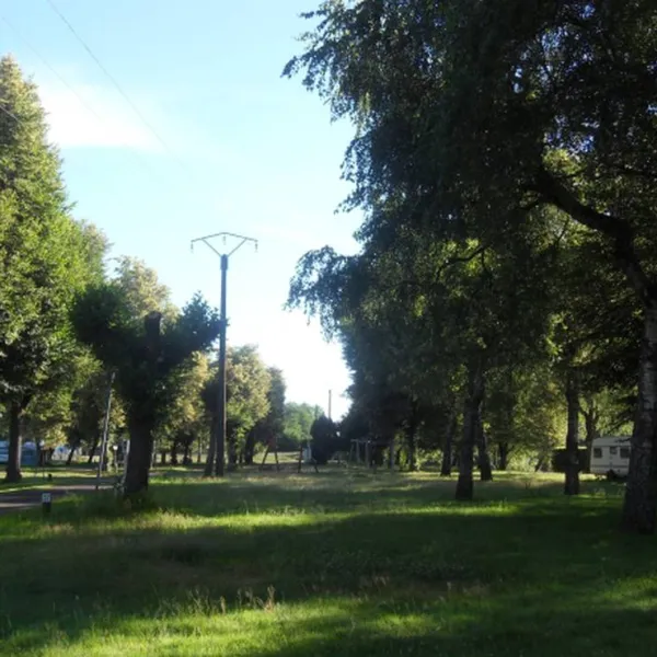 camping-intercommual-le-patis-les-aynans-weqxl