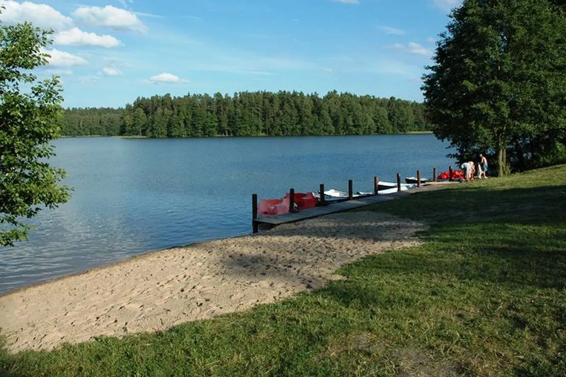 camping-mazurskie-chaty-piecki-qqes2