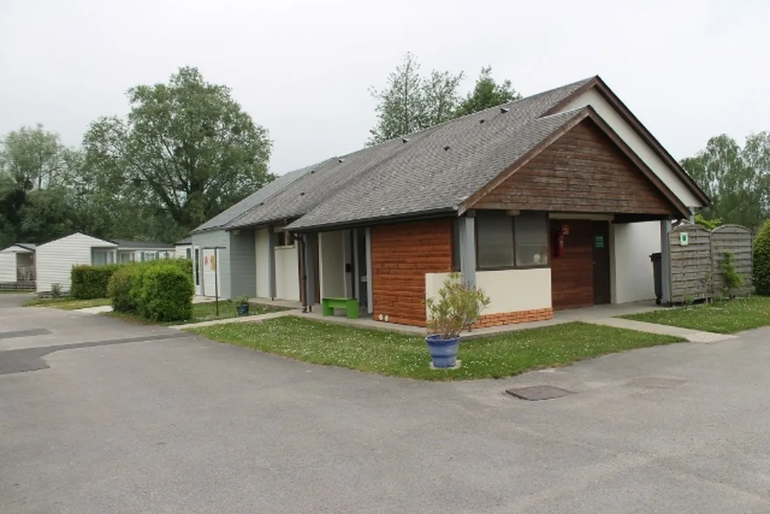 aux-cygnes-dopale-blangy-sur-bresle-kph5a