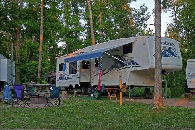 featherstone-rv-park-birchwood-frq39