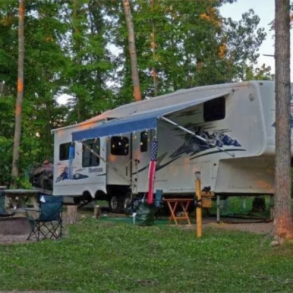 featherstone-rv-park-birchwood-frq39