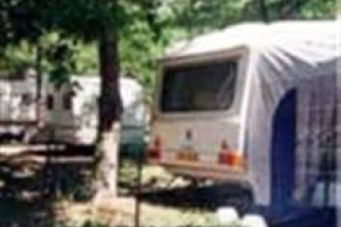 camping-les-magnanarelles-pont-dherault-vpmew