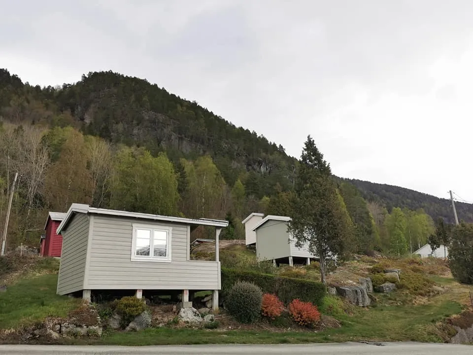 innvik-fjordcamp-innvik-zbeui