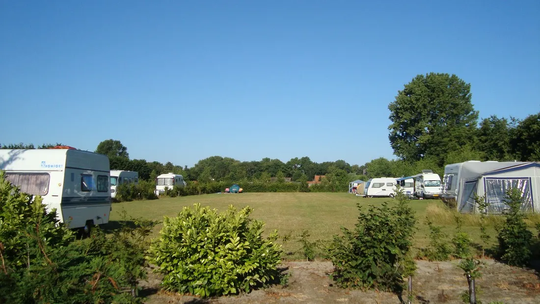 de-houten-paardjes-rockanje-yd8j3