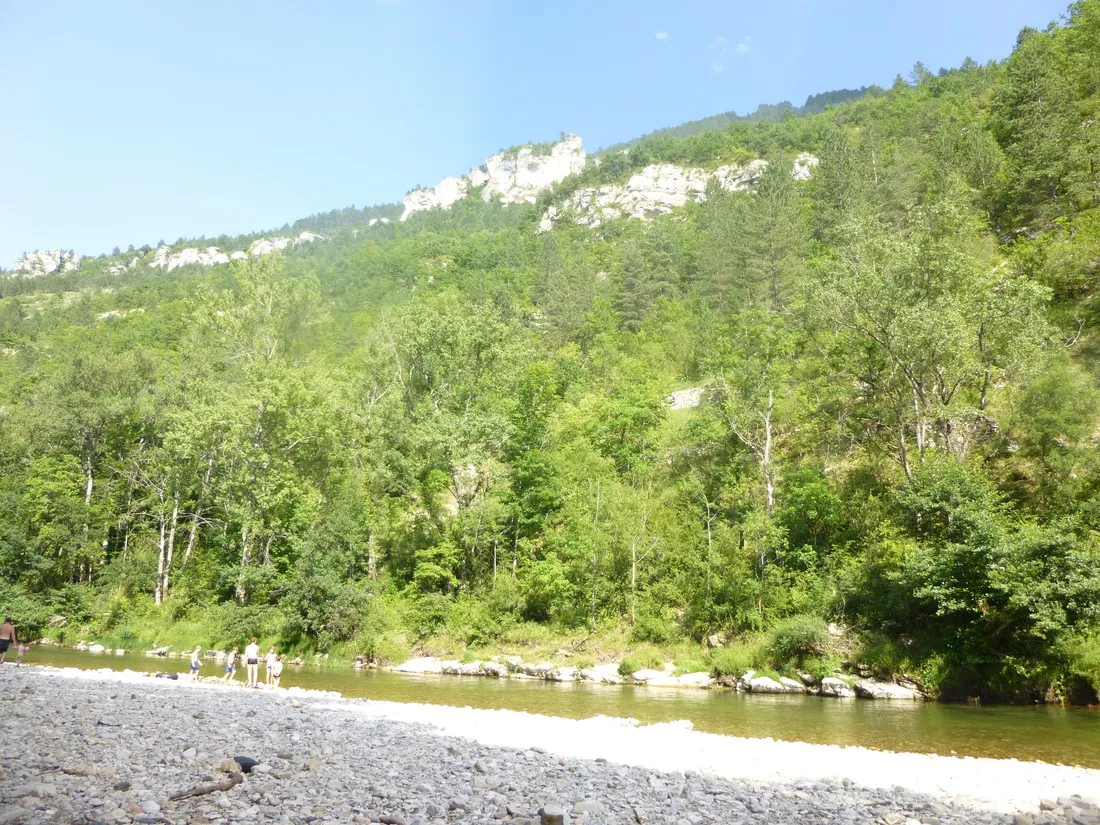 yelloh-village-nature-et-riviere-ex-les-fayards-sainte-enimie-lozere-f5u7k