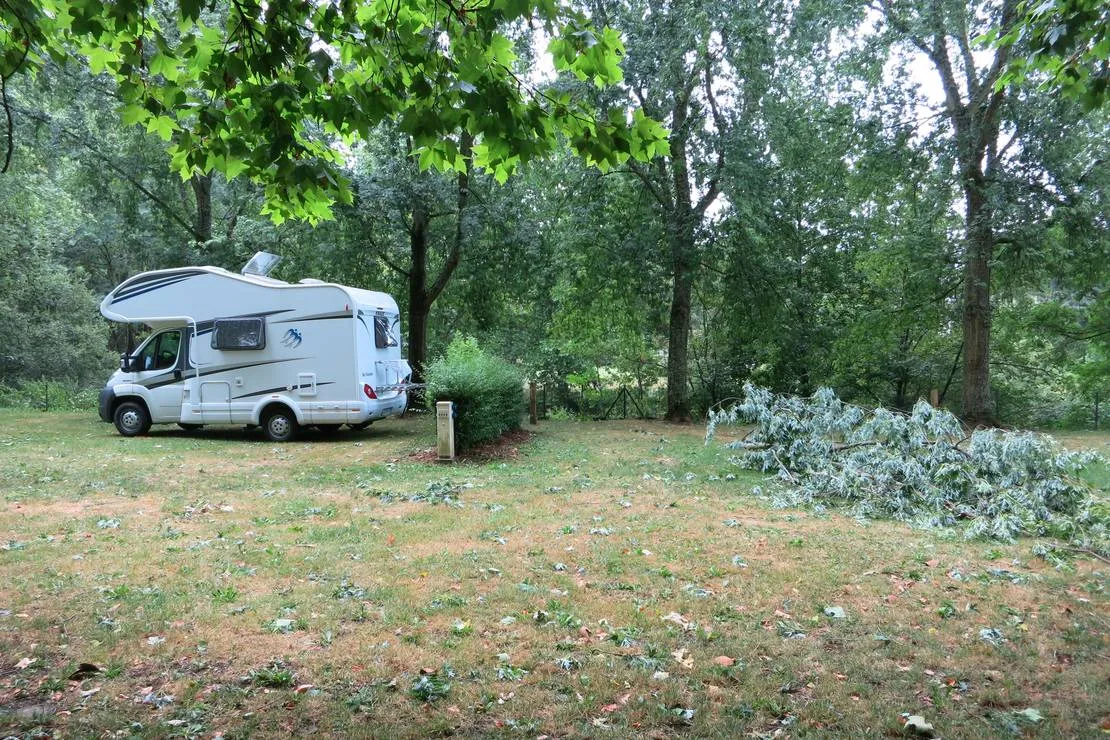 camping-municipal-de-lombrade-aurillac-djkrc