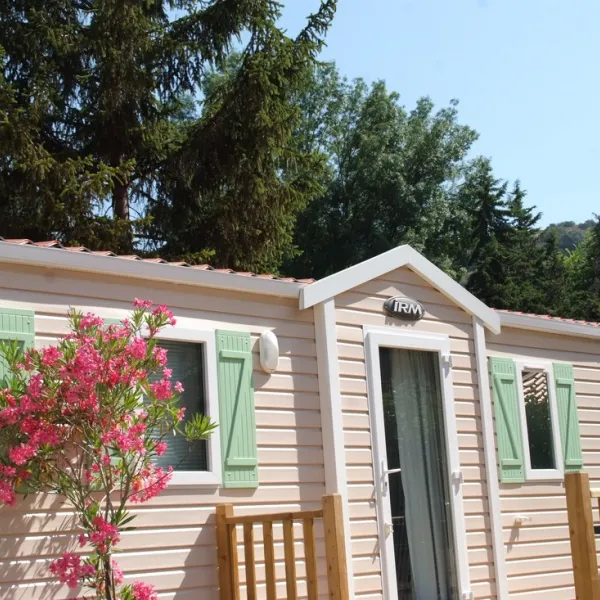 parc-saint-james-le-sourire-villeneuve-loubet-kfhcb