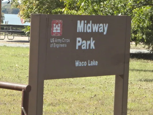 midway-park-campground-waco-37rao