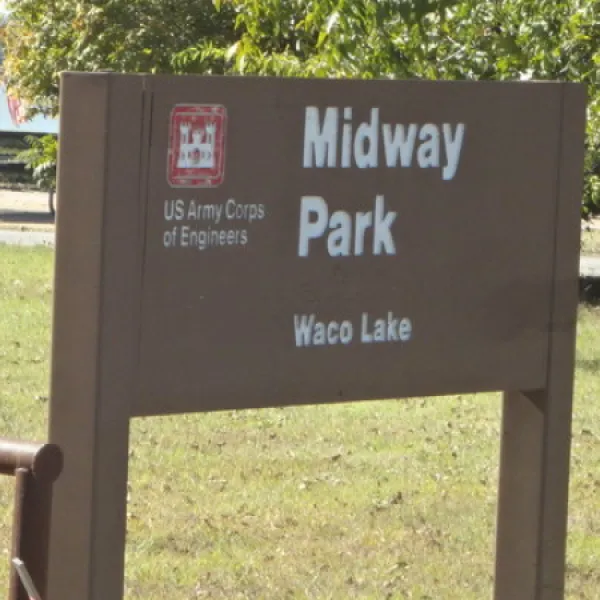 midway-park-campground-waco-37rao