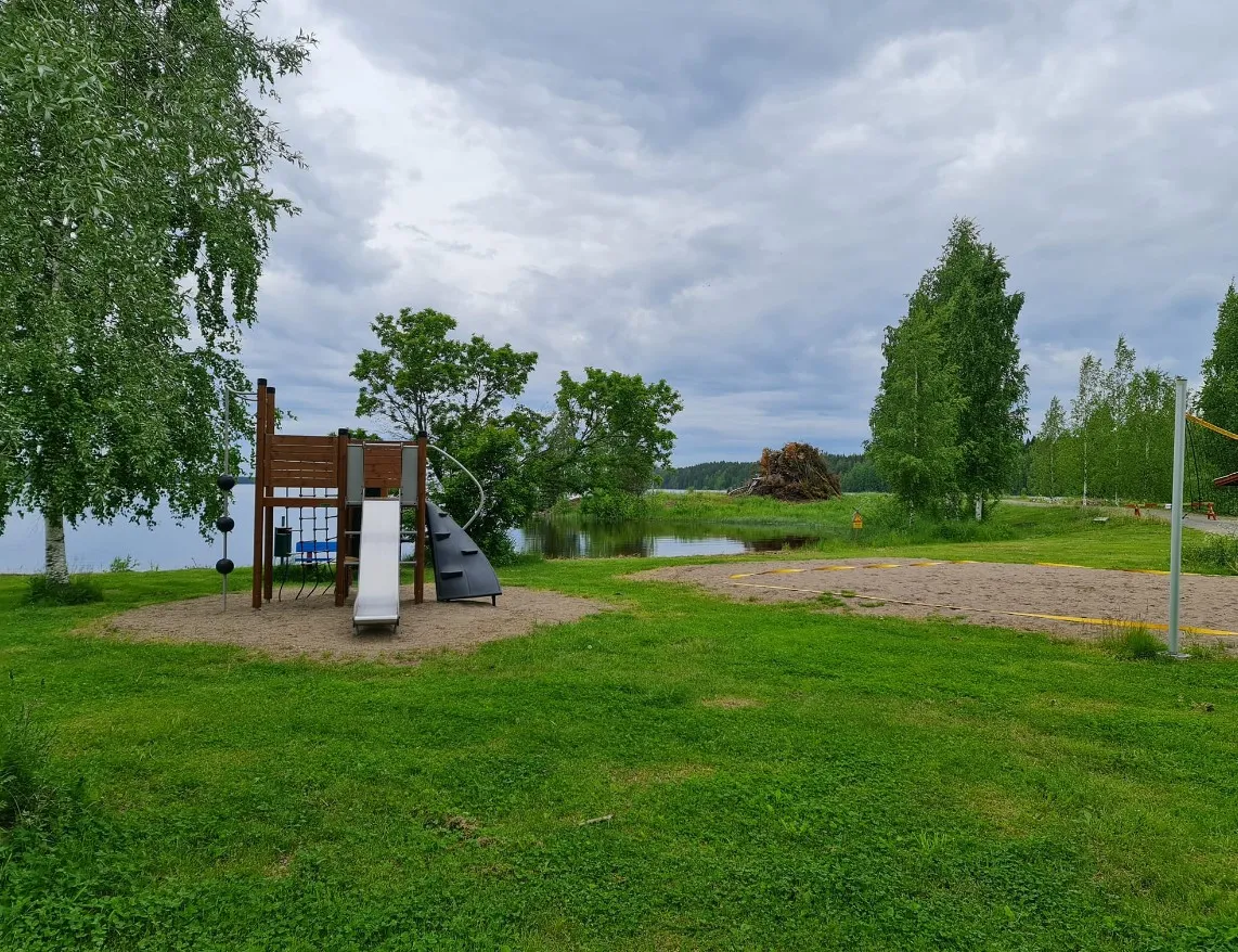 iisveden-rantapaviljonki-iisvesi-yojmk