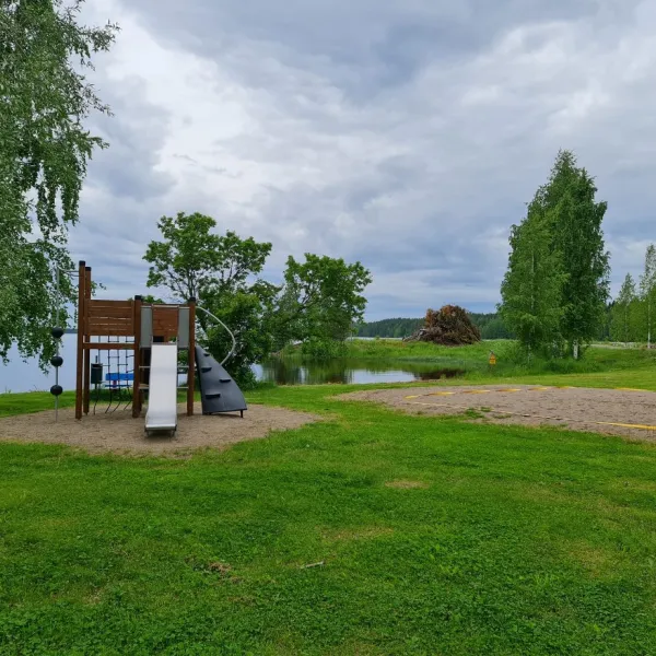 iisveden-rantapaviljonki-iisvesi-yojmk