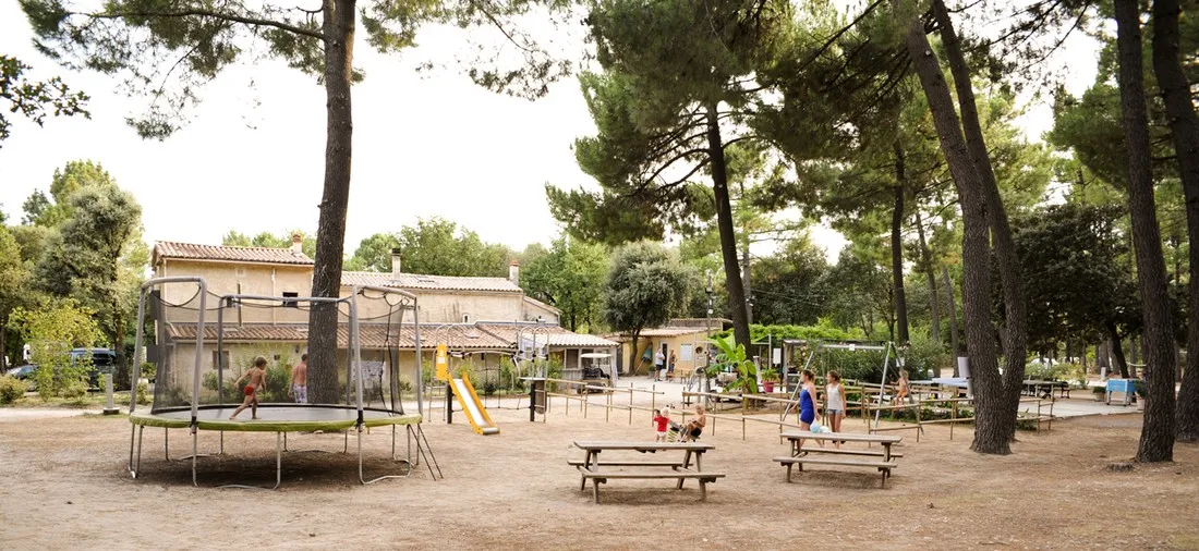 la-simioune-bollene-vaucluse-tqduy