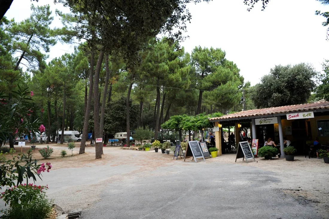 la-simioune-bollene-vaucluse-utpnh