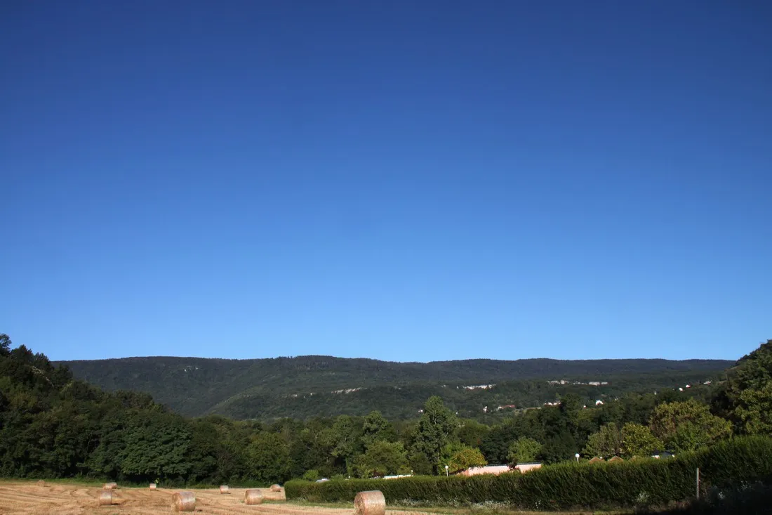 le-vaugrais-artemare-8zwnp