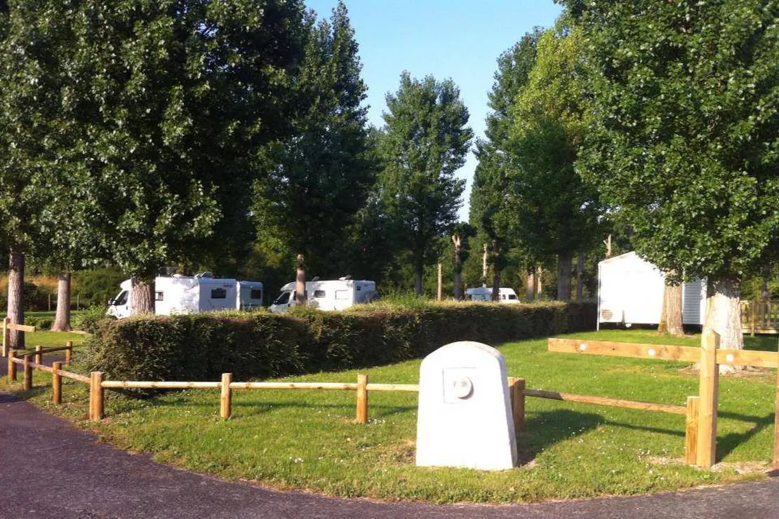 camping-les-rives-de-lindre-chatillon-sur-indre-be5cj
